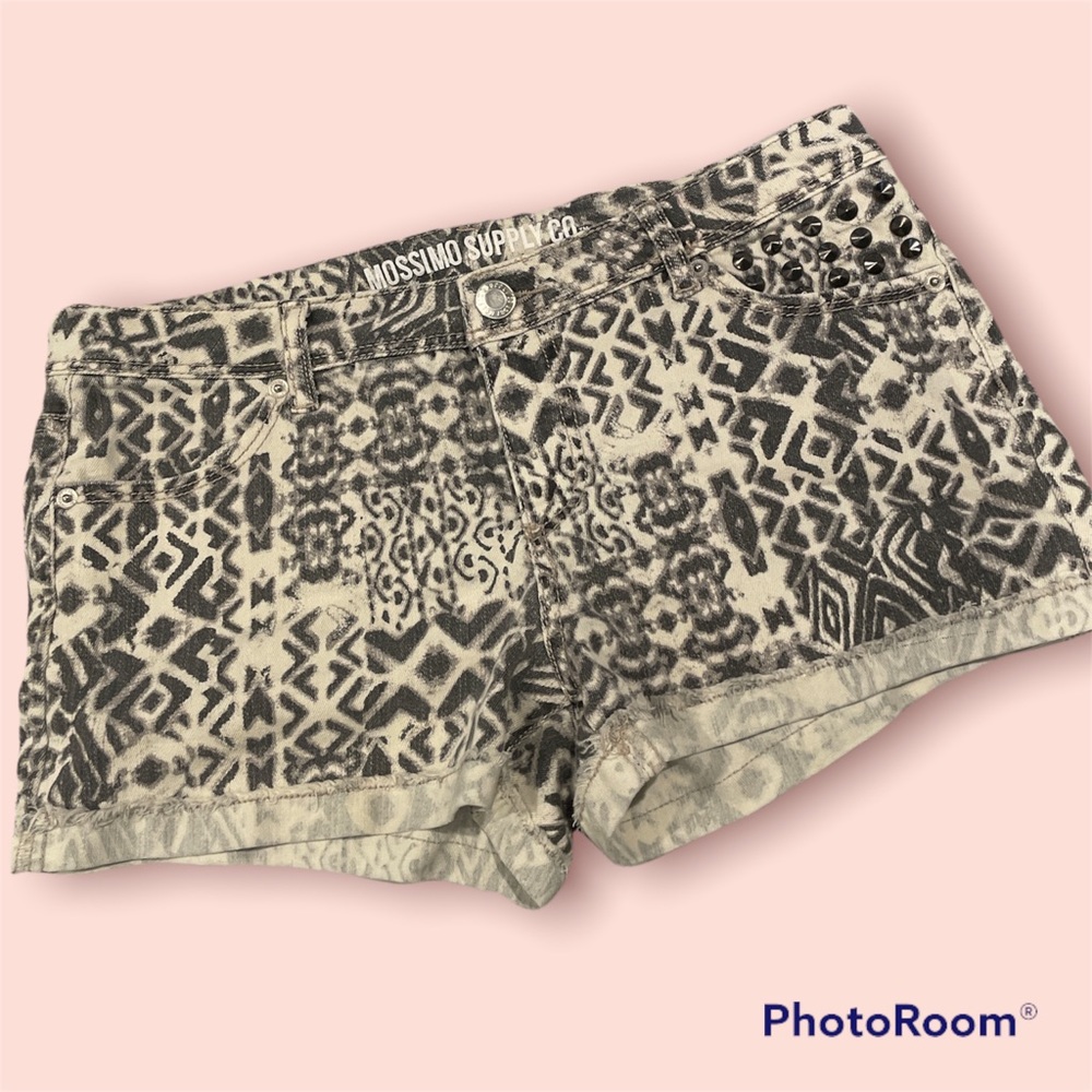 Print and Stud Decorated Shorts 11